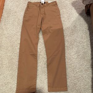 New with tags! American Eagle 28/32 khakis